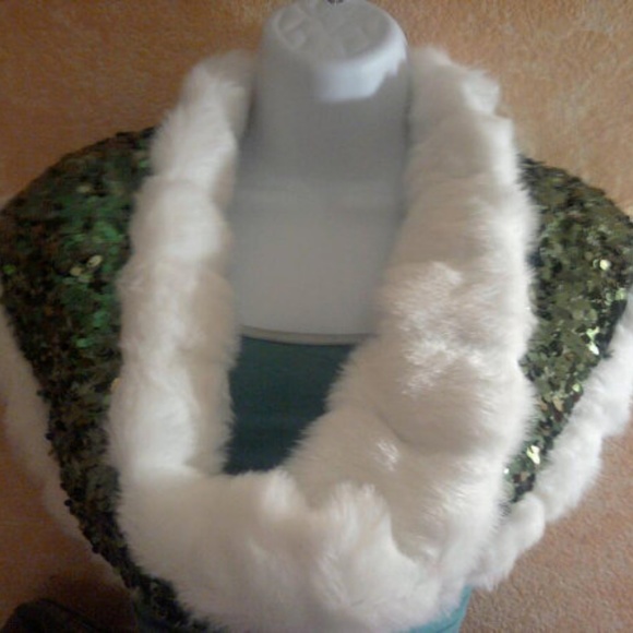 White Faux Mink Fur and Olive Green Sequin Wrap - Picture 3 of 5